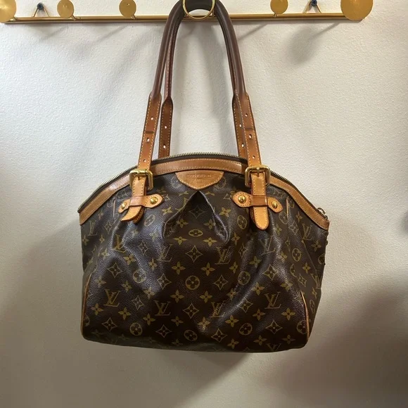 AUTHENTIC WITH PAPERS Louis Vuitton Tivoli GM Monogram Shoulder Bag - Picture 2 of 13